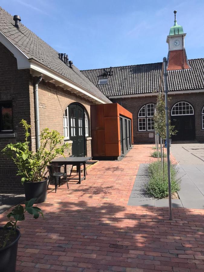 Overnachten In De Oude West-Indieschool 엔스헤데 외부 사진